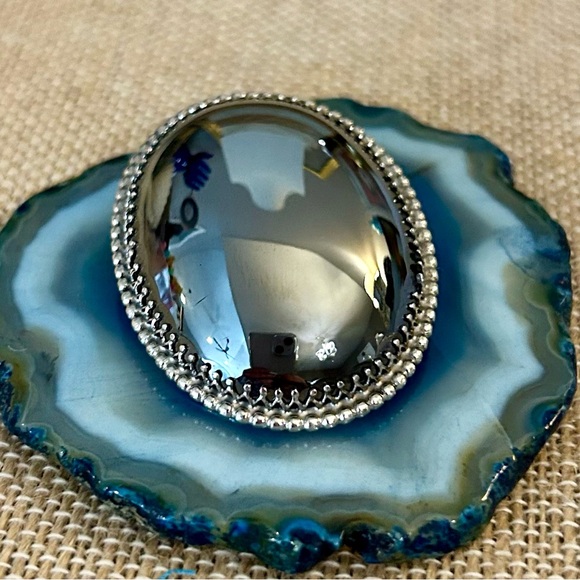 Vintage Whiting & Davis Signed Hematite Brooch - Picture 3 of 13